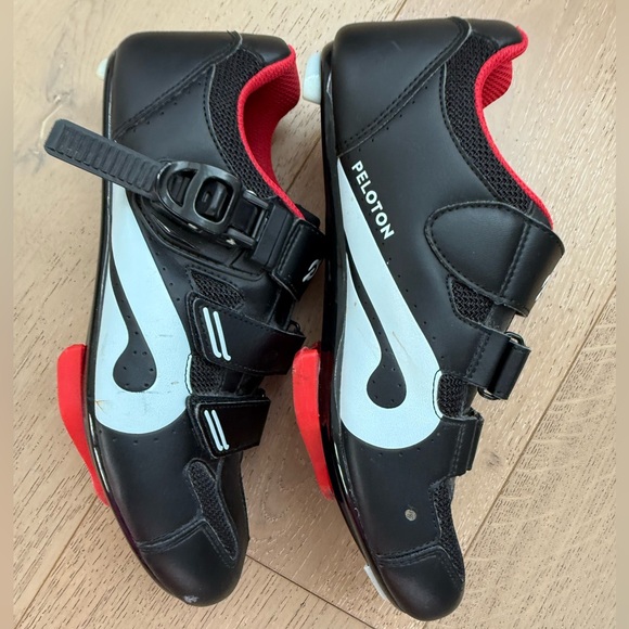 Peloton Cycling Shoes - Picture 7 of 9